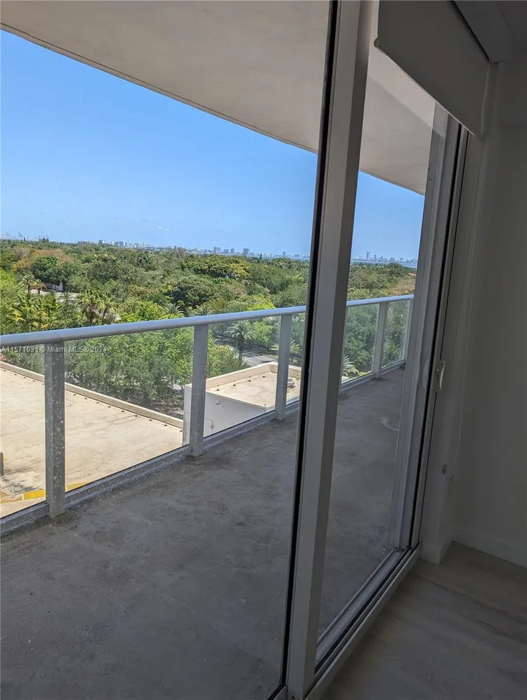 Baltus House #805 image #6