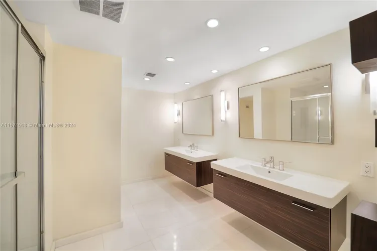 Towers of Key Biscayne #A901 image #11