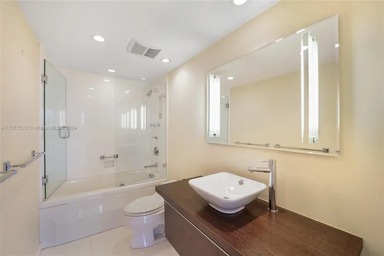 Towers of Key Biscayne #A901 image #9