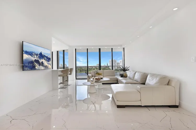 Hamptons West #1109 image #7