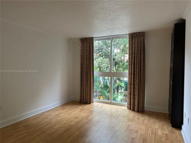 The Mutiny #313 image #9