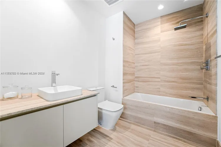 57 Ocean #704 image #22