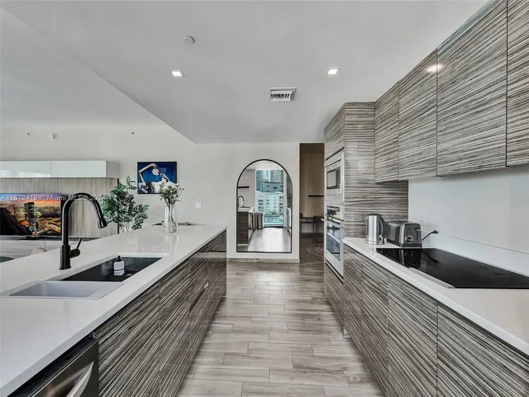 Icon Bay #1701 image #10