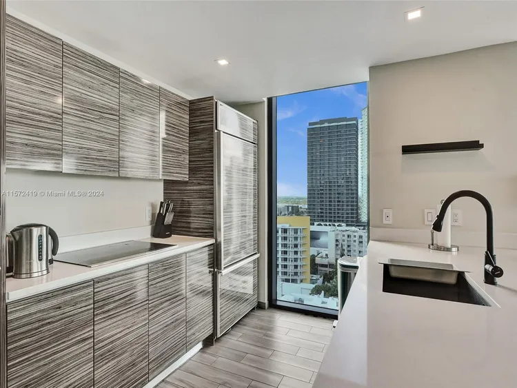 Icon Bay #1701 image #11