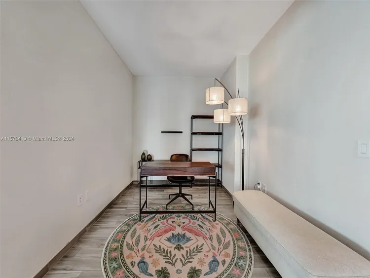 Icon Bay #1701 image #13