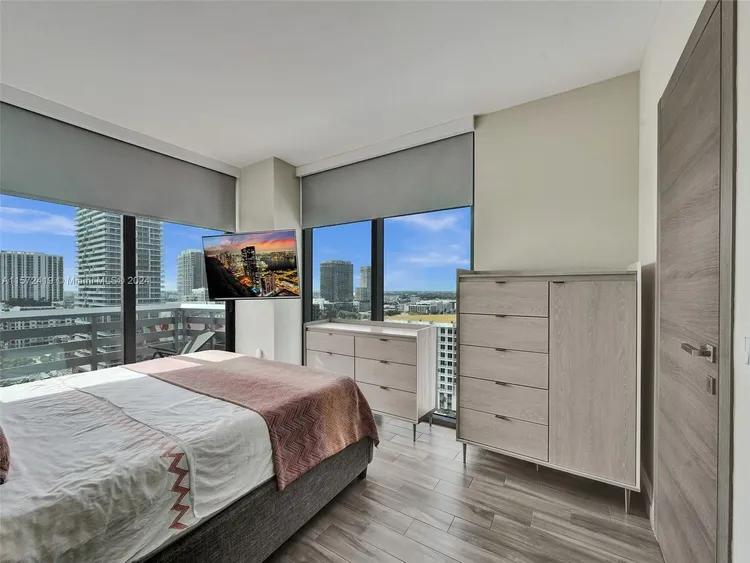 Icon Bay #1701 image #16