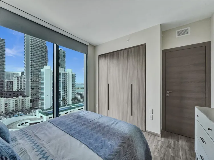 Icon Bay #1701 image #22