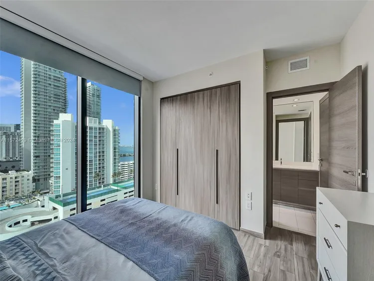 Icon Bay #1701 image #23