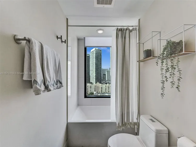 Icon Bay #1701 image #25