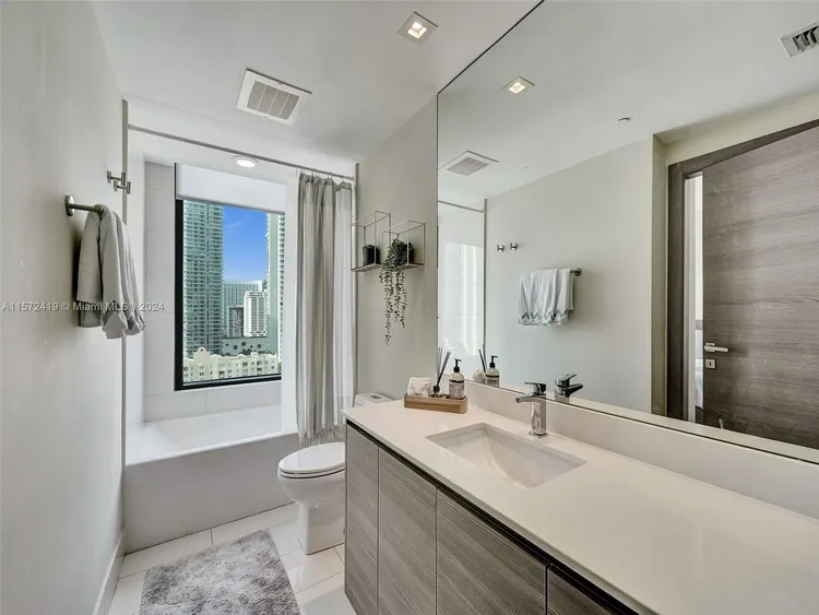 Icon Bay #1701 image #26