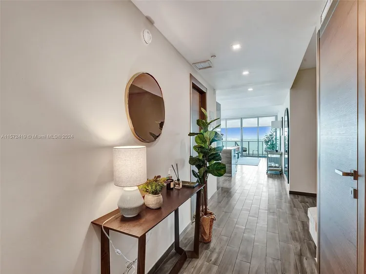 Icon Bay #1701 image #29