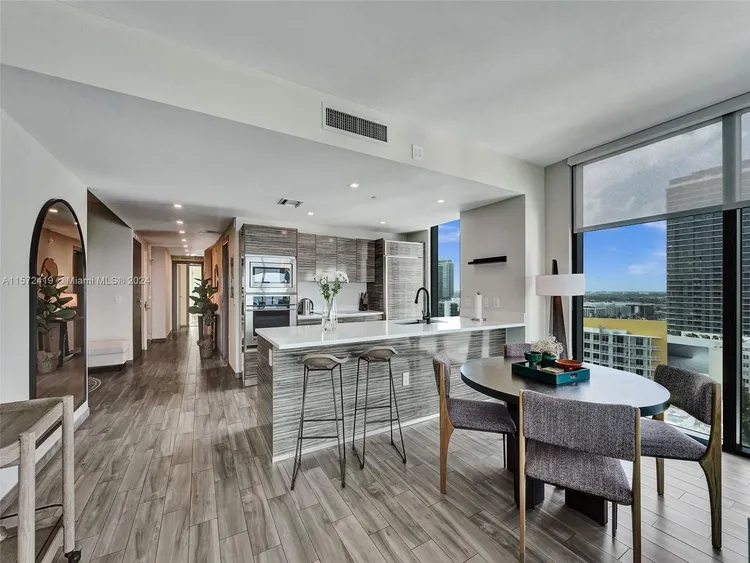 Icon Bay #1701 image #8