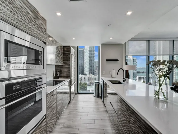 Icon Bay #1701 image #9