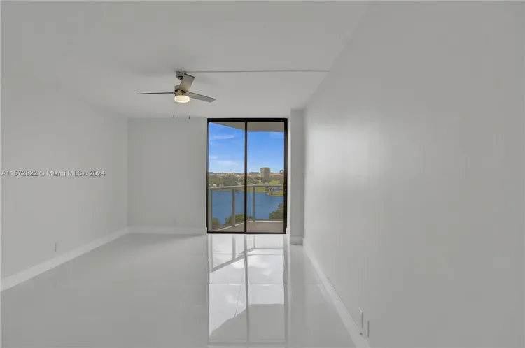 Hamptons West #1011 image #16