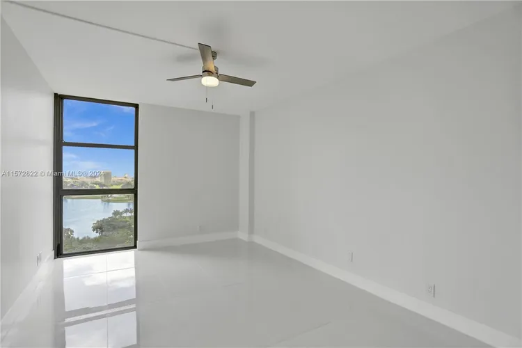 Hamptons West #1011 image #24