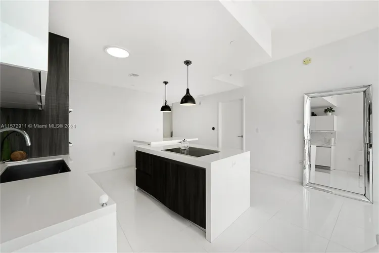 Paramount Miami Worldcenter #3604 image #11