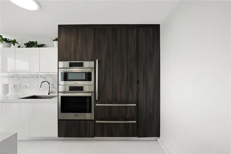 Paramount Miami Worldcenter #3604 image #12