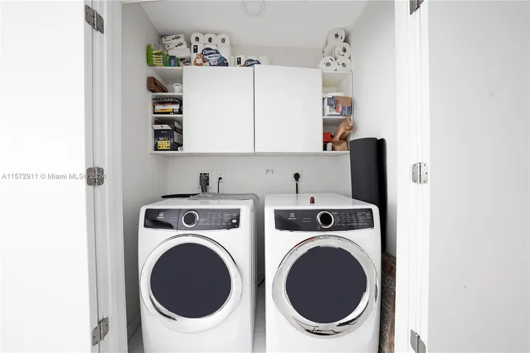 Paramount Miami Worldcenter #3604 image #16