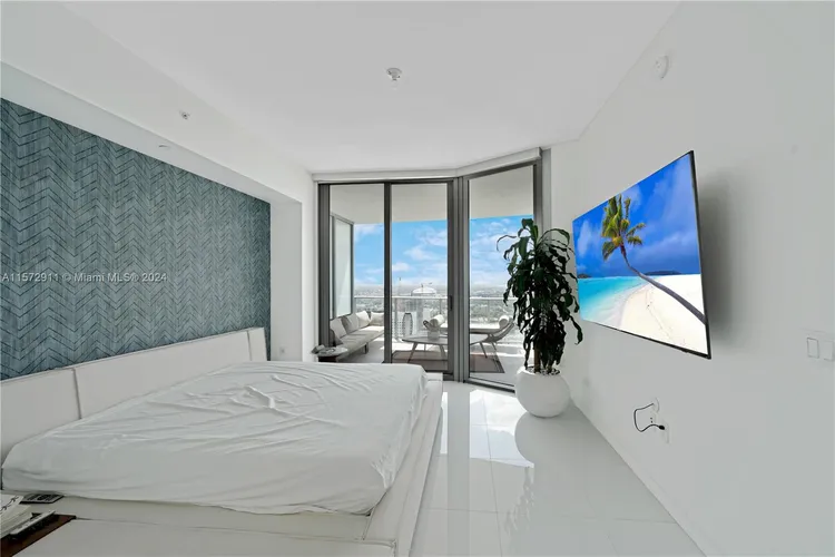 Paramount Miami Worldcenter #3604 image #18