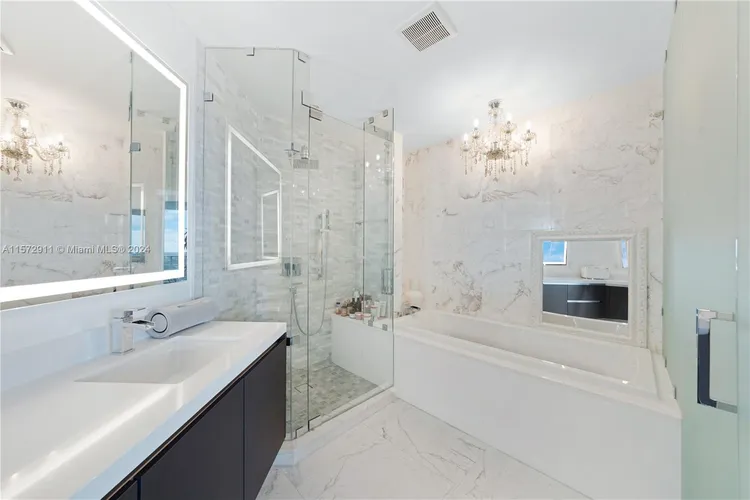 Paramount Miami Worldcenter #3604 image #19