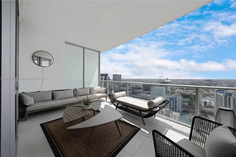 Paramount Miami Worldcenter #3604 image #21