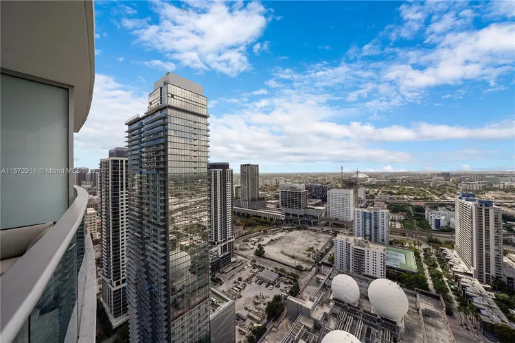 Paramount Miami Worldcenter #3604 image #23
