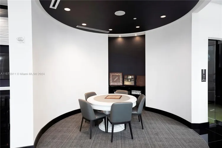 Paramount Miami Worldcenter #3604 image #33