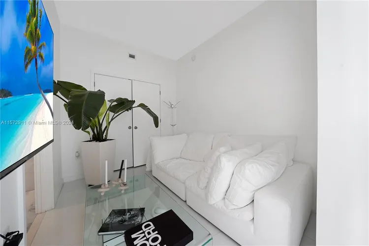 Paramount Miami Worldcenter #3604 image #6