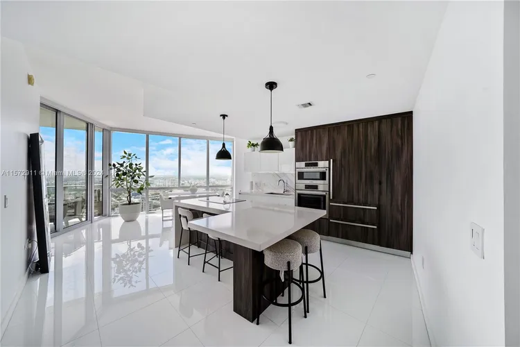 Paramount Miami Worldcenter #3604 image #7