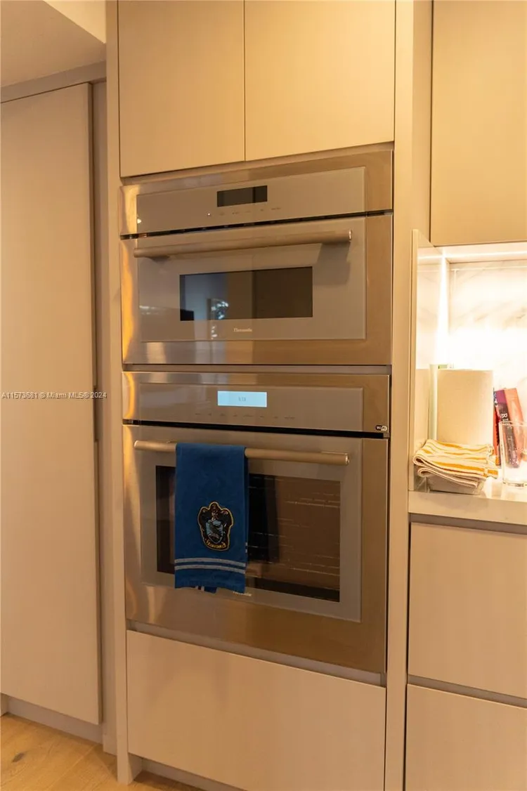 Ten Thousand Plaza #325 image #12