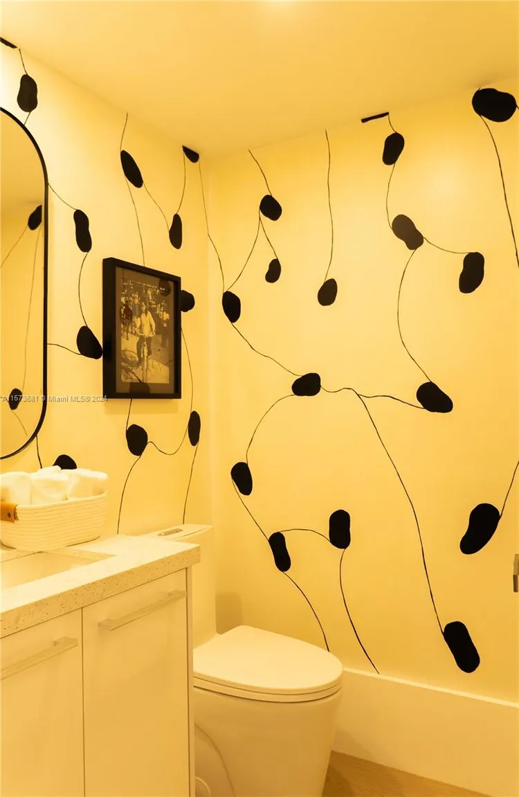 Ten Thousand Plaza #325 image #20