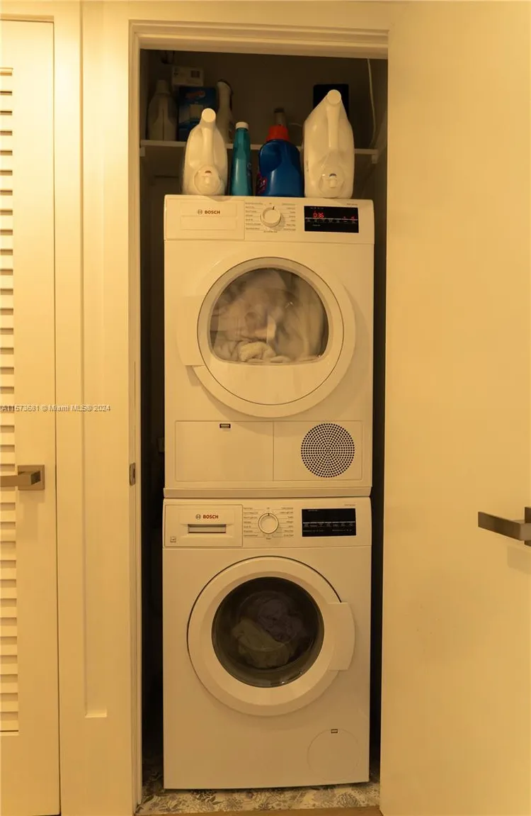 Ten Thousand Plaza #325 image #21