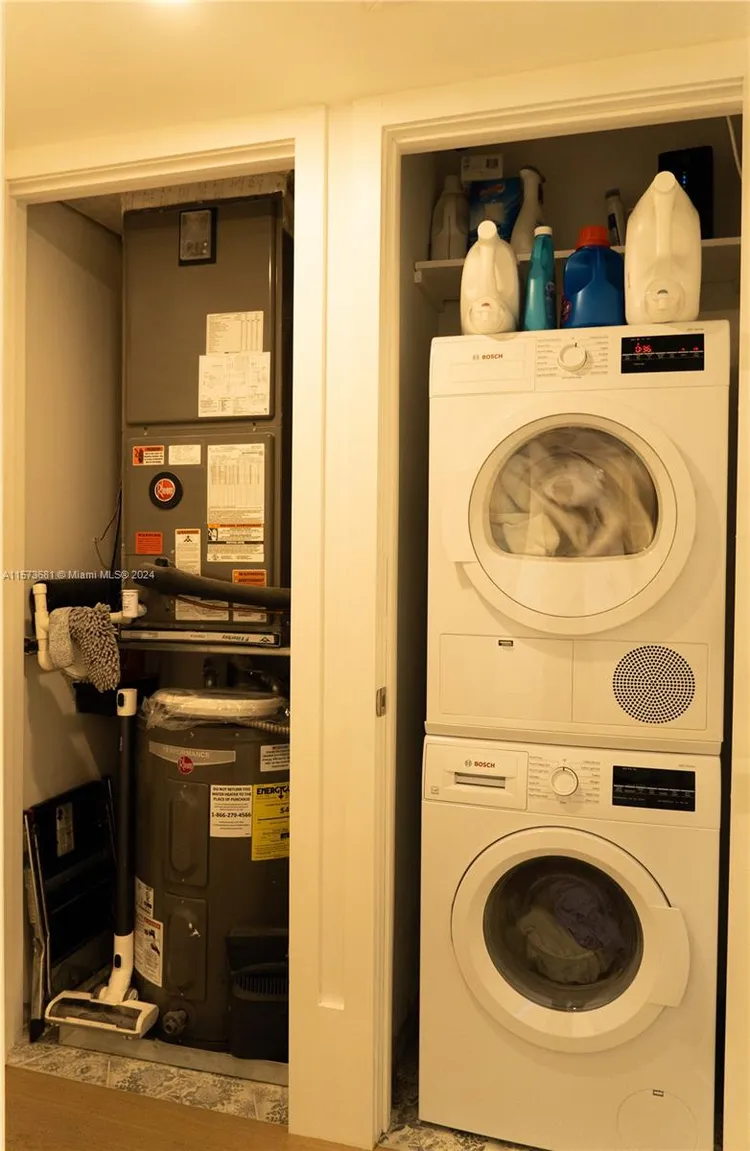 Ten Thousand Plaza #325 image #22