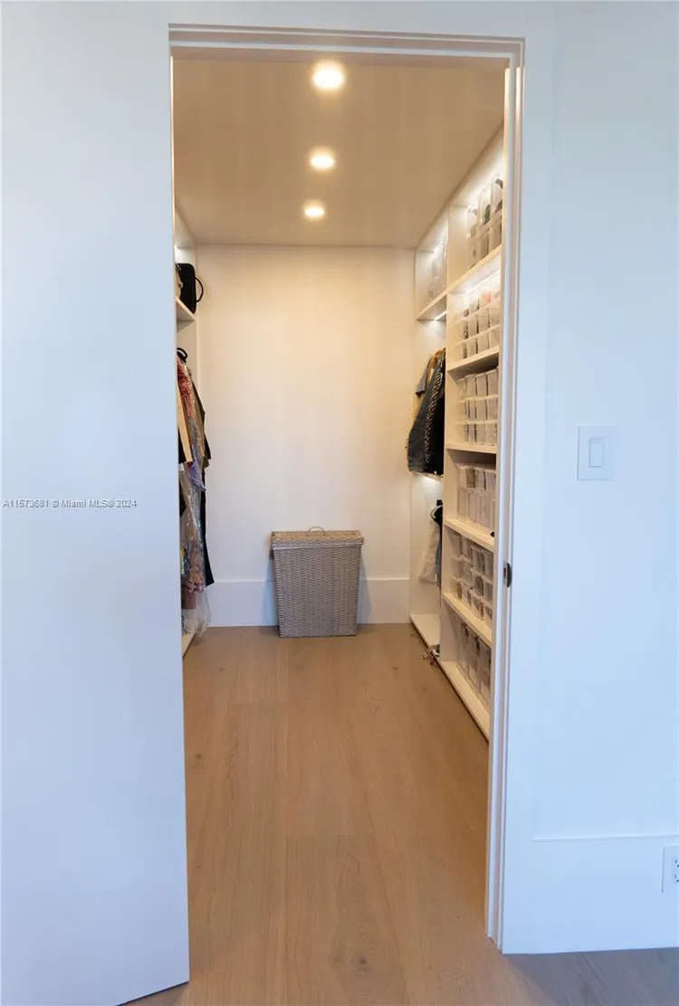 Ten Thousand Plaza #325 image #31