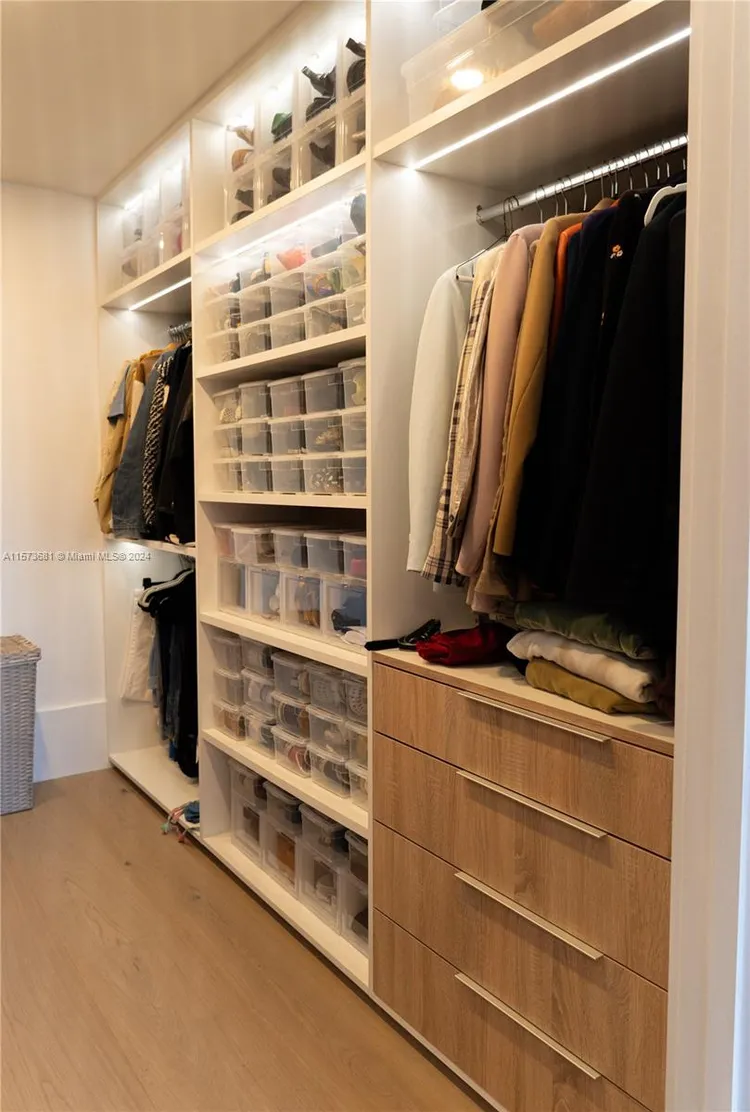 Ten Thousand Plaza #325 image #32