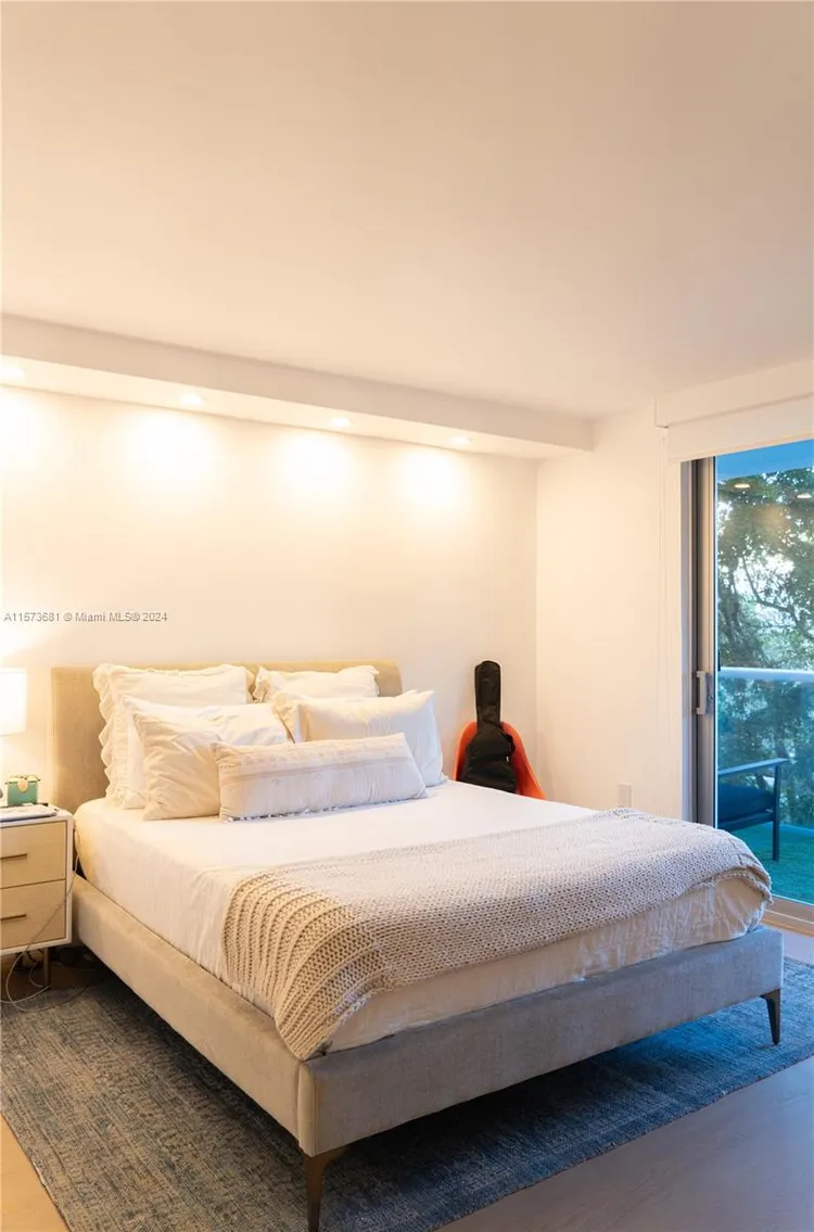 Ten Thousand Plaza #325 image #46