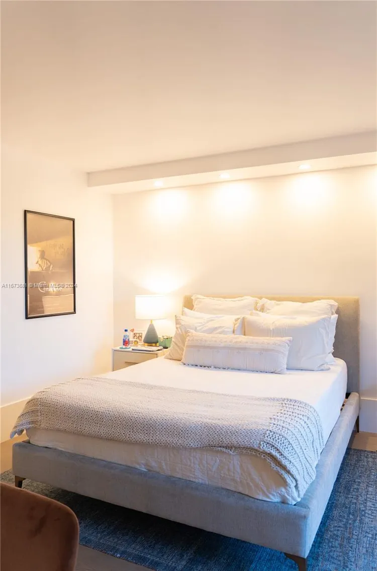 Ten Thousand Plaza #325 image #47