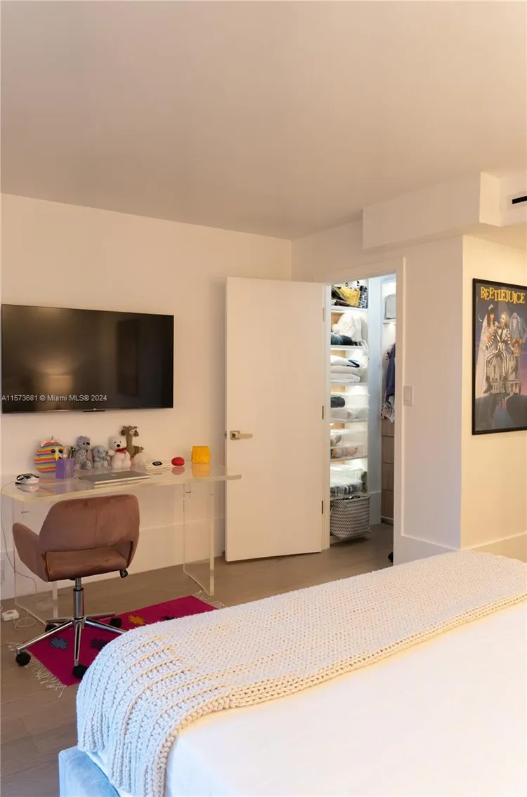 Ten Thousand Plaza #325 image #48