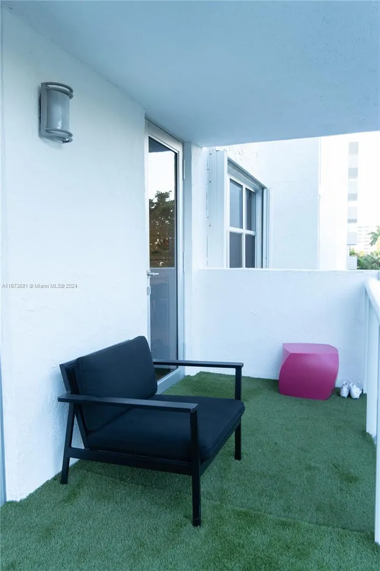 Ten Thousand Plaza #325 image #54