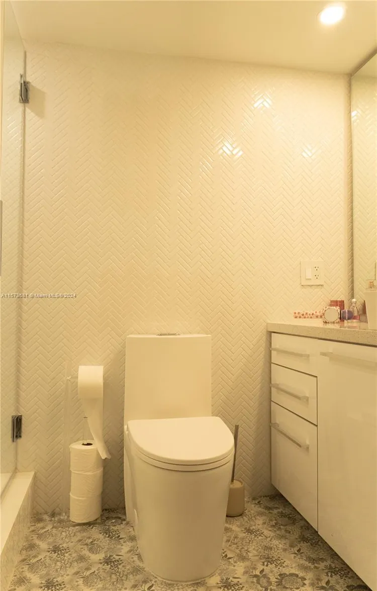 Ten Thousand Plaza #325 image #58