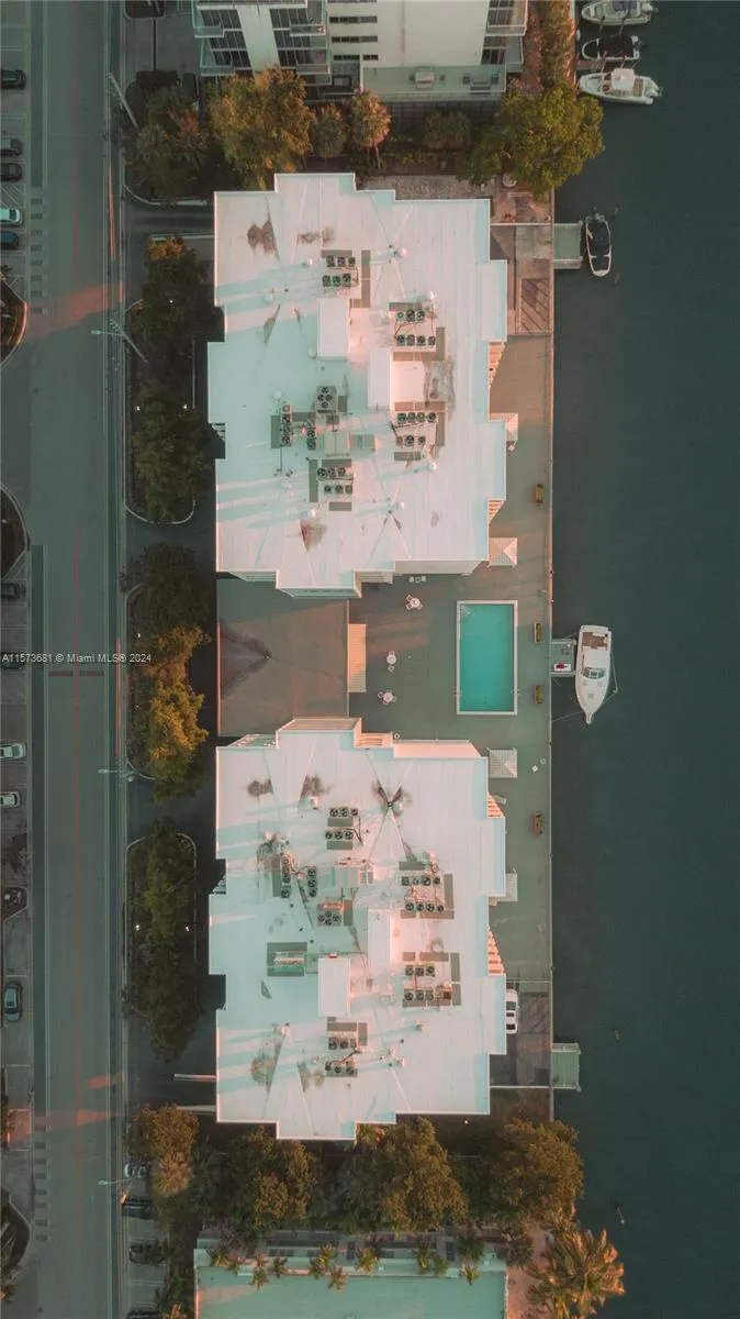 Ten Thousand Plaza #325 image #61