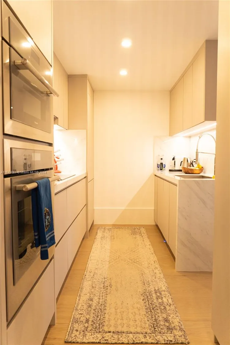 Ten Thousand Plaza #325 image #7