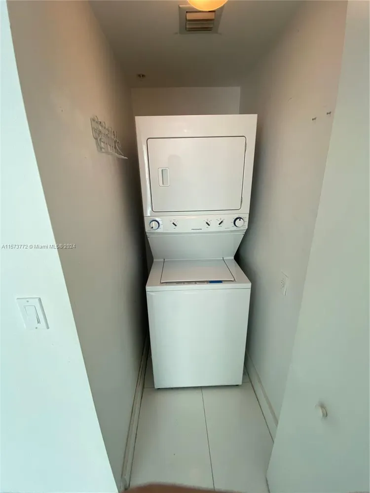 Mint #3801 image #18