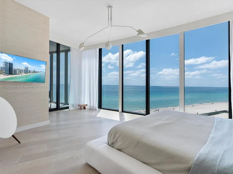 Porsche Design Tower #801 image #11