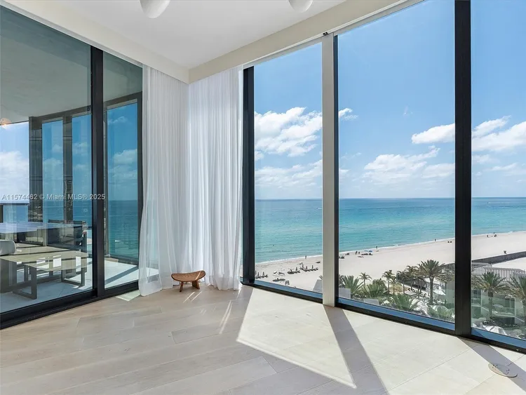 Porsche Design Tower #801 image #13