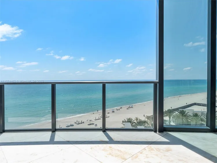 Porsche Design Tower #801 image #20