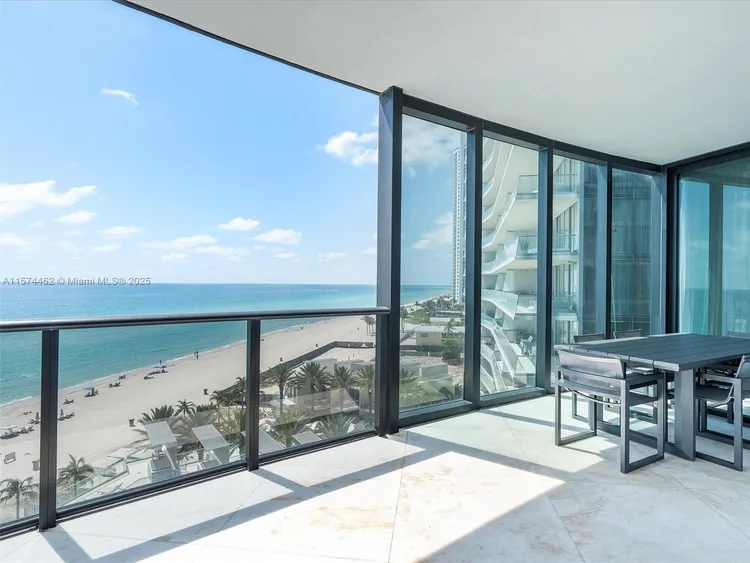 Porsche Design Tower #801 image #22