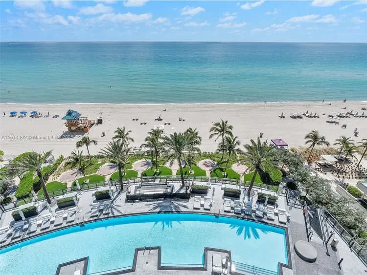 Porsche Design Tower #801 image #30