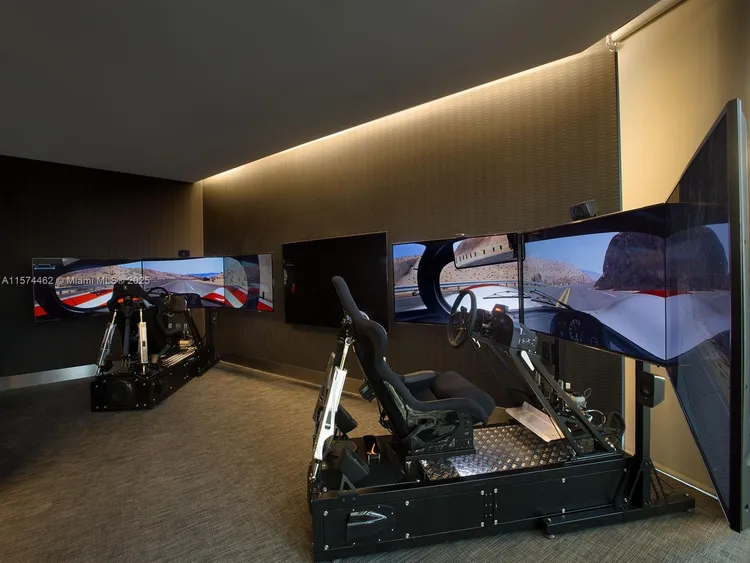 Porsche Design Tower #801 image #38