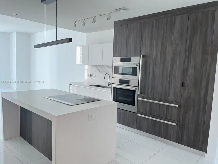 Paramount Miami Worldcenter #2705 image #12